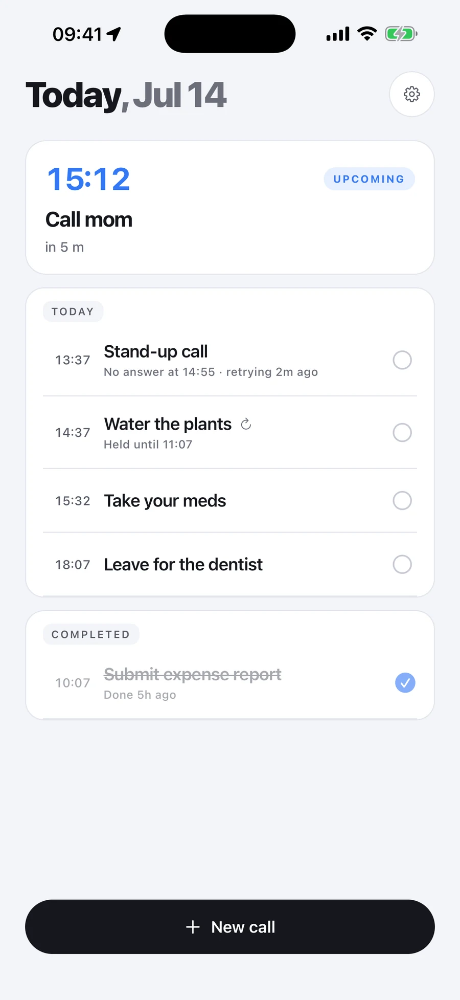 FocusCall's Today screen: an upcoming "Call mom" reminder in 5 minutes, plus a list of today's calls including one currently retrying after no answer